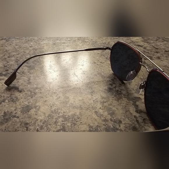 Burberry Sunglasses ***AUTHENTIC*** Great/Perfect Condition - Picture 6 of 11